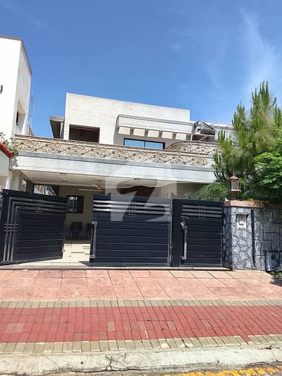 بحریہ ٹاؤن فیز 5 بحریہ ٹاؤن راولپنڈی,راولپنڈی میں 5 کمروں کا 1 کنال مکان 2.25 لاکھ میں کرایہ پر دستیاب ہے۔ بحریہ ٹاؤن فیز 5 بحریہ ٹاؤن راولپنڈی,راولپنڈی میں 5 کمروں کا 1 کنال مکان 2.25 لاکھ میں کرایہ پر دستیاب ہے۔