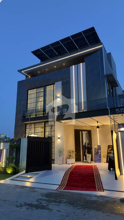10 MARLA ELEGANT AND FULLY MAINTAINED BRAND NEW MODERN BUNGALOW WITH SOLAR IS AVAILABLE IN THE BEST BLOCK OF DHA LAHORE.