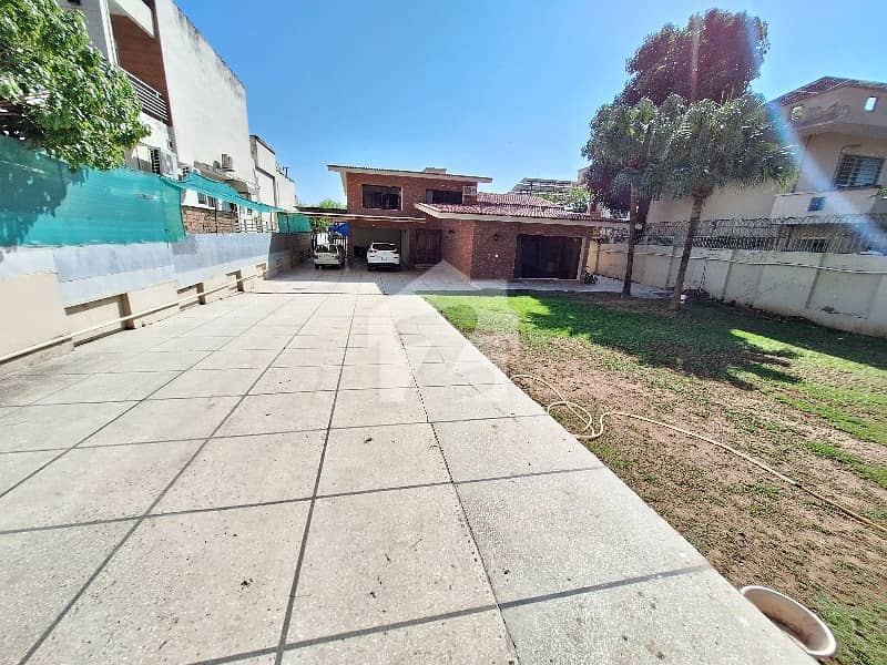 F6 beautiful frunsied house available for rent F6 beautiful frunsied house available for rent