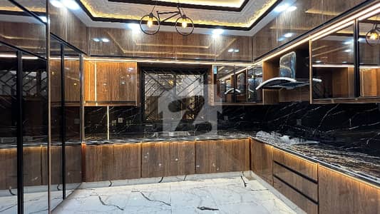 Prime Location Al Rehman Phase 2 - Block B House Sized 5 Marla For sale