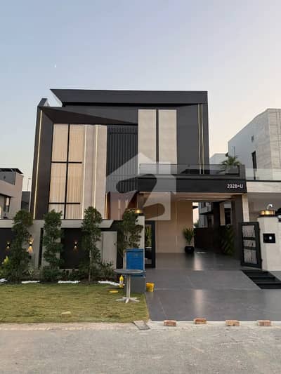 10 Marla Luxury House For Rent