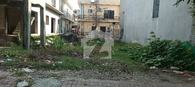 10 Marla Plot Available for Sale