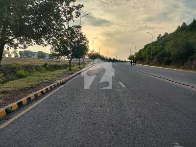 Stunning 2 Kanal Residential Plot In Park View - Block D Available