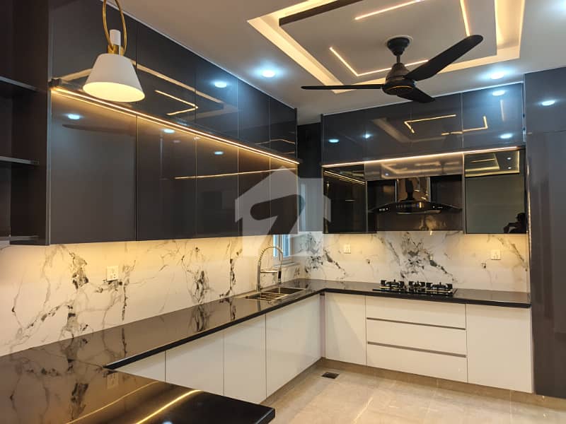 GULBERG RESIDENCIA WITH SOLAR 10M FULL HOUSE FOR RENT GULBERG RESIDENCIA WITH SOLAR 10M FULL HOUSE FOR RENT