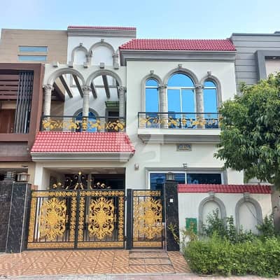 Vip 5 Marla Luxury Non Furnished House For Rent Available In Bahria Town Lahore