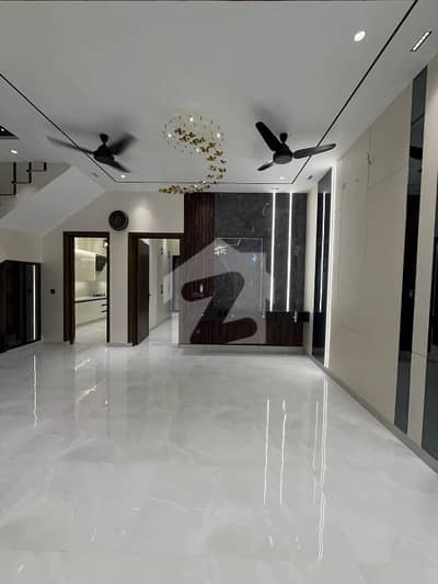 10 marla house available for sale in dha phase 3