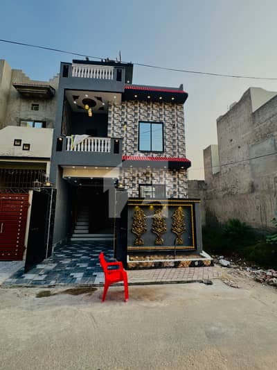 الرحمان گارڈن فیز 2 الرحمان گارڈن,لاہور میں 3 کمروں کا 3 مرلہ مکان 1.35 کروڑ میں برائے فروخت۔ الرحمان گارڈن فیز 2 الرحمان گارڈن,لاہور میں 3 کمروں کا 3 مرلہ مکان 1.35 کروڑ میں برائے فروخت۔