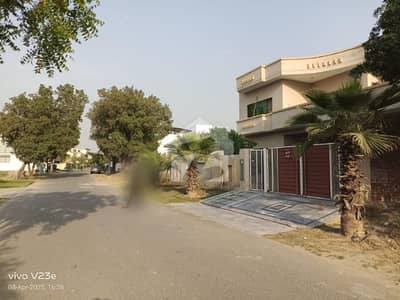 1 Kanal House For Sale In Lake City, Lahore Prime Location!