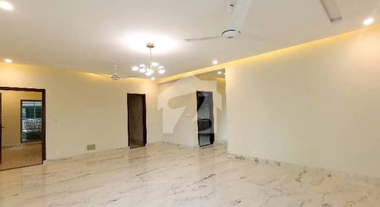 Aesthetic Flat Of 10 Marla For Rent Is Available