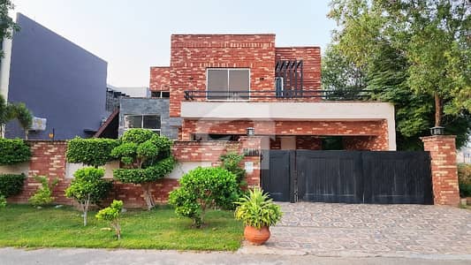 لیک سٹی رائیونڈ روڈ,لاہور میں 6 کمروں کا 1 کنال مکان 7.8 کروڑ میں برائے فروخت۔ لیک سٹی رائیونڈ روڈ,لاہور میں 6 کمروں کا 1 کنال مکان 7.8 کروڑ میں برائے فروخت۔