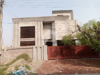 اے ڈبلیو ٹی آرمی ویلفیئر ٹرسٹ رائیونڈ روڈ,لاہور میں 6 کمروں کا 1 کنال مکان 6.0 کروڑ میں برائے فروخت۔ اے ڈبلیو ٹی آرمی ویلفیئر ٹرسٹ رائیونڈ روڈ,لاہور میں 6 کمروں کا 1 کنال مکان 6.0 کروڑ میں برائے فروخت۔