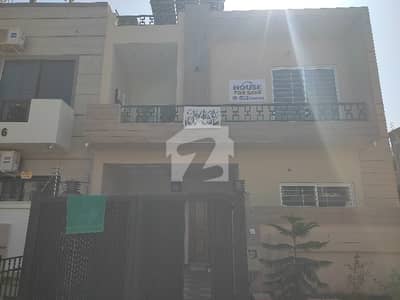 ڈی ۔ 12/1 ڈی ۔ 12,اسلام آباد میں 4 کمروں کا 5 مرلہ مکان 6.5 کروڑ میں برائے فروخت۔