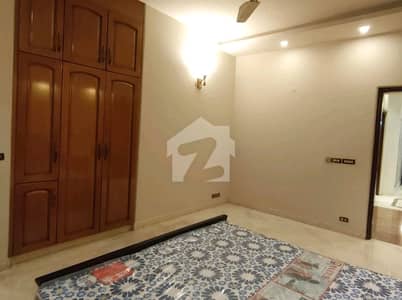 گلبرگ لاہور میں 5 کمروں کا 1 کنال مکان 15.0 کروڑ میں برائے فروخت۔