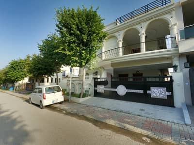 10-Mrla use house available for sale in topcity-1Islamabad near new airport 10-Mrla use house available for sale in topcity-1Islamabad near new airport