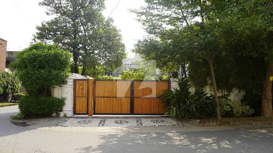 کیولری گراؤنڈ لاہور میں 7 کمروں کا 2 کنال مکان 20.0 کروڑ میں برائے فروخت۔ کیولری گراؤنڈ لاہور میں 7 کمروں کا 2 کنال مکان 20.0 کروڑ میں برائے فروخت۔