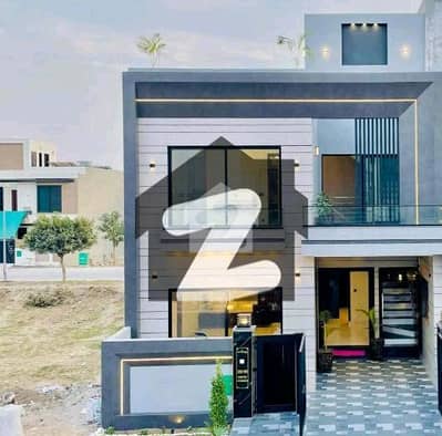 بحریہ ٹاؤن جناح بلاک بحریہ ٹاؤن سیکٹر ای,بحریہ ٹاؤن,لاہور میں 3 کمروں کا 5 مرلہ مکان 2.4 کروڑ میں برائے فروخت۔