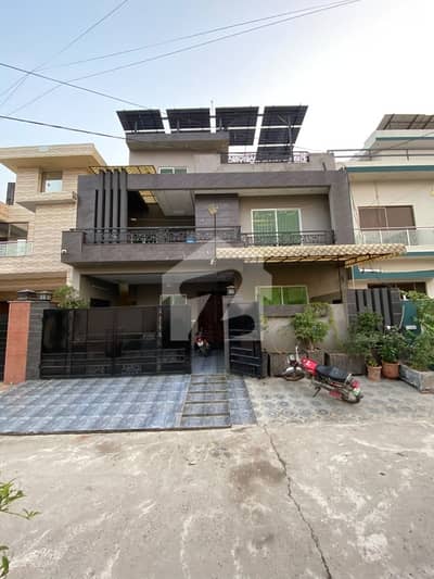10 Marla Silghtly Used House For Sale In Nasheman Iqbal Phase 2