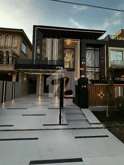 10 Marla Brand New Luxury Villa For Sale 10 Marla Brand New Luxury Villa For Sale