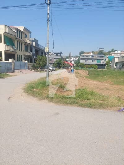 EXCELLENT INVESTMENT & RESIDENTIAL OPPORTUNITY IN SOAN GARDEN, ISLAMABAD