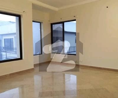 1 Kanal Beautiful Upper Portion With Servant Quarter And Separate Gate