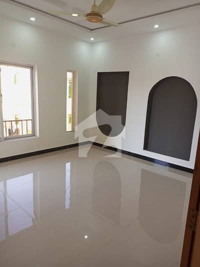 Ali Block. 5 Marla Full House Brand New  Designer House Proper 4 Bedroom