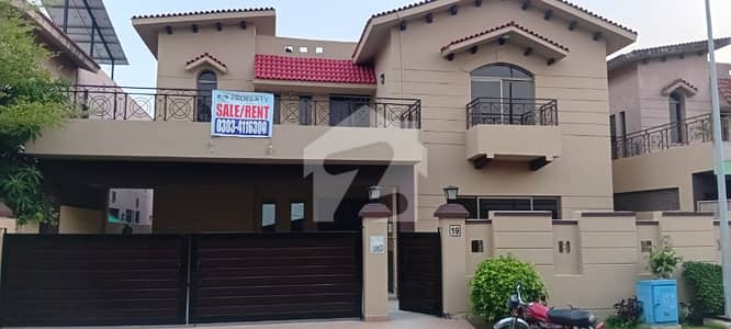 17 Marla 05 Bedroom House Available For Sale In Askari 10 sector F Lahore Cantt