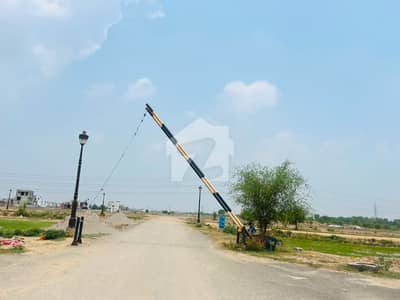 لیک سٹی رائیونڈ روڈ,لاہور میں 10 مرلہ رہائشی پلاٹ 2.5 کروڑ میں برائے فروخت۔ لیک سٹی رائیونڈ روڈ,لاہور میں 10 مرلہ رہائشی پلاٹ 2.5 کروڑ میں برائے فروخت۔