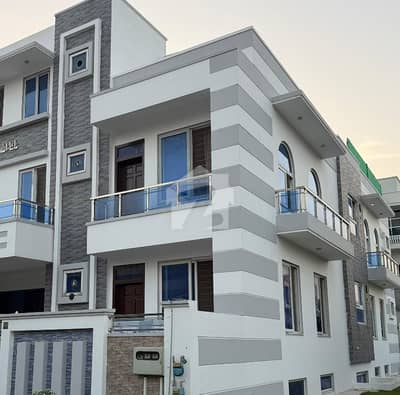 14 MARLA TRIPLE-STOREY HOUSE FOR SALE