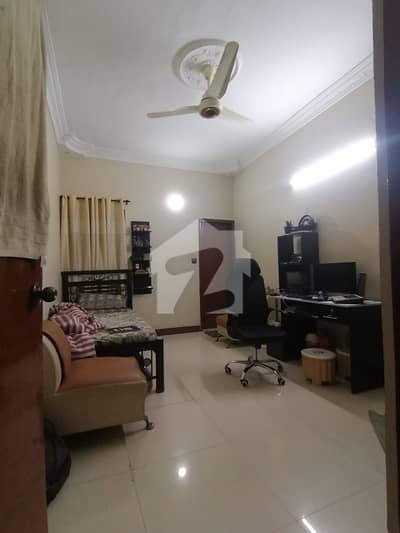 Gulshan-e-Iqbal, 2nd Floor Portion 120 Sq. Yard