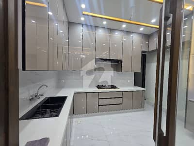 ایڈن ویلی فیصل آباد میں 4 کمروں کا 5 مرلہ مکان 2.95 کروڑ میں برائے فروخت۔