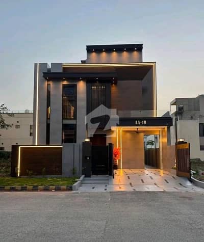سٹی ہاؤسنگ سوسائٹی گوجرانوالہ میں 5 کمروں کا 10 مرلہ مکان 5.25 کروڑ میں برائے فروخت۔