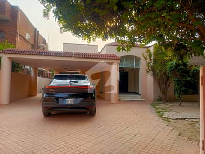 4 Kanal Prime Location Of DHA Lahore Near Commercial And Defence Club House For Rent