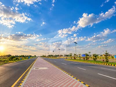 Corner Plot Available Near Theme Park, Business Bay and Pine Avenue | 300ft Indus Road | 150ft Hunza Road
