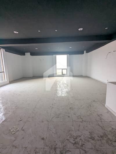 گارڈن ٹاؤن لاہور میں 4 مرلہ Studio دفتر 1.0 لاکھ میں کرایہ پر دستیاب ہے۔