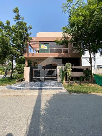 6.5 Marla Used Corner House For Sale In DHA Rehbar Sector 2