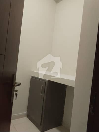 Best Primume Location 10 Marla Luxury Flat for Sale in Askari 11 Lahore