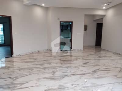 Prime Location 10 Marla Flat For Sale in Askari 11 Sector D