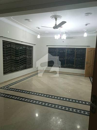 E-11/3 Multi 1kanal Ground Portion 3beds DD TV Lounge Servant Quarter Separate Gate Separate Electricity And Gas Meters For Rent