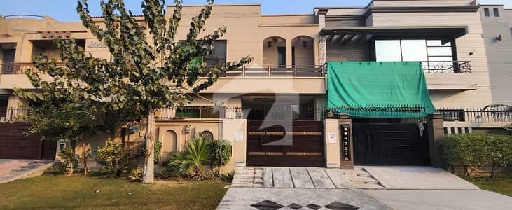 ڈی ایچ اے فیز 5 - بلاک ڈی ڈی ایچ اے فیز 5,ڈی ایچ اے ڈیفینس,لاہور میں 5 کمروں کا 5 مرلہ مکان 1.4 لاکھ میں کرایہ پر دستیاب ہے۔