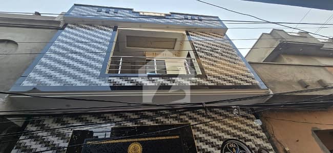 ٹاؤن شپ لاہور میں 4 کمروں کا 3 مرلہ مکان 1.35 کروڑ میں برائے فروخت۔