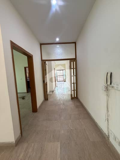 Upper Portion 500 Yard Bungalow For Rent Available In DHA Phase 6
