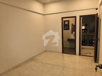 ڈی ایچ اے فیز 6 ڈی ایچ اے ڈیفینس,کراچی میں 4 مرلہ Studio عمارت 2.35 کروڑ میں برائے فروخت۔