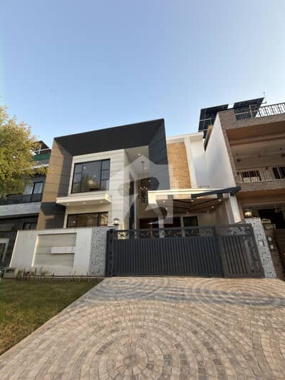 GULBERG RESIDENCIA, ISLAMABAD  10 MARLA FULLY LUXURY DESIGNER HOUSE FOR SALE