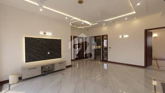 Spacious Upper Portion Available For Rent In DHA At PKR 170,000/Month. Ideal For Families, Offering Comfort, Privacy, And A Prime Location.
