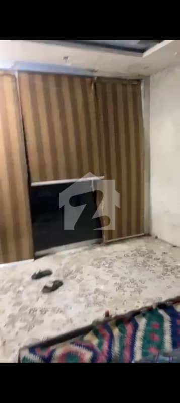 ROOM WITH ATTACHED BATH AVAILABLE FOR RENT