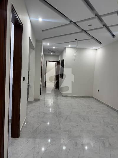BRAND NEW 175 SQUARE YARD FLAT ON RENT 3 BED D/D