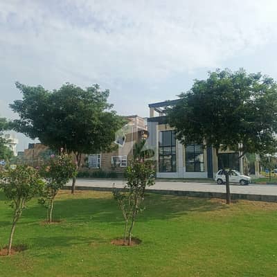 ایم پی سی ایچ ایس ۔ بلاک ایف ایم پی سی ایچ ایس ۔ ملٹی گارڈنز,بی ۔ 17,اسلام آباد میں 5 مرلہ رہائشی پلاٹ 1.05 کروڑ میں برائے فروخت۔