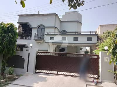 ڈی ایچ اے فیز 3 ڈی ایچ اے ڈیفینس,لاہور میں 5 کمروں کا 1 کنال مکان 6.8 کروڑ میں برائے فروخت۔