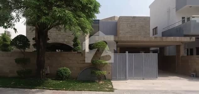 ڈی ایچ اے ڈیفینس فیز 2 ڈی ایچ اے ڈیفینس,اسلام آباد میں 6 کمروں کا 1 کنال مکان 12.0 کروڑ میں برائے فروخت۔