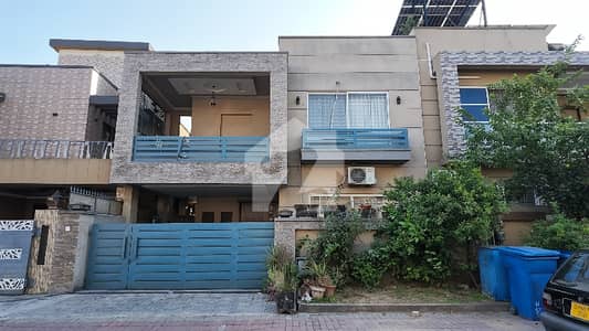 بحریہ ٹاؤن فیز 3 بحریہ ٹاؤن راولپنڈی,راولپنڈی میں 5 کمروں کا 10 مرلہ مکان 4.35 کروڑ میں برائے فروخت۔ بحریہ ٹاؤن فیز 3 بحریہ ٹاؤن راولپنڈی,راولپنڈی میں 5 کمروں کا 10 مرلہ مکان 4.35 کروڑ میں برائے فروخت۔